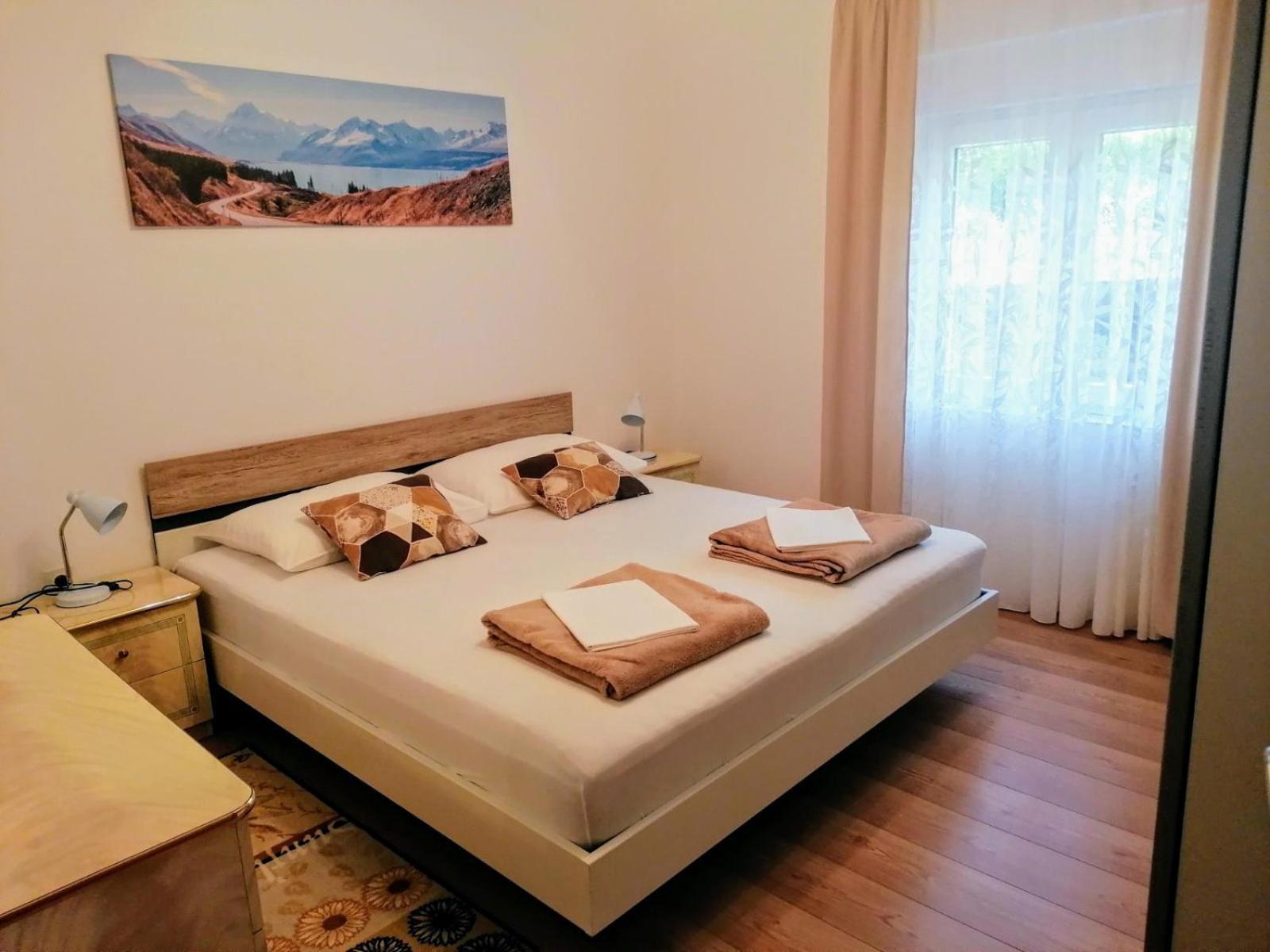 Apartman Tralje Сень Экстерьер фото
