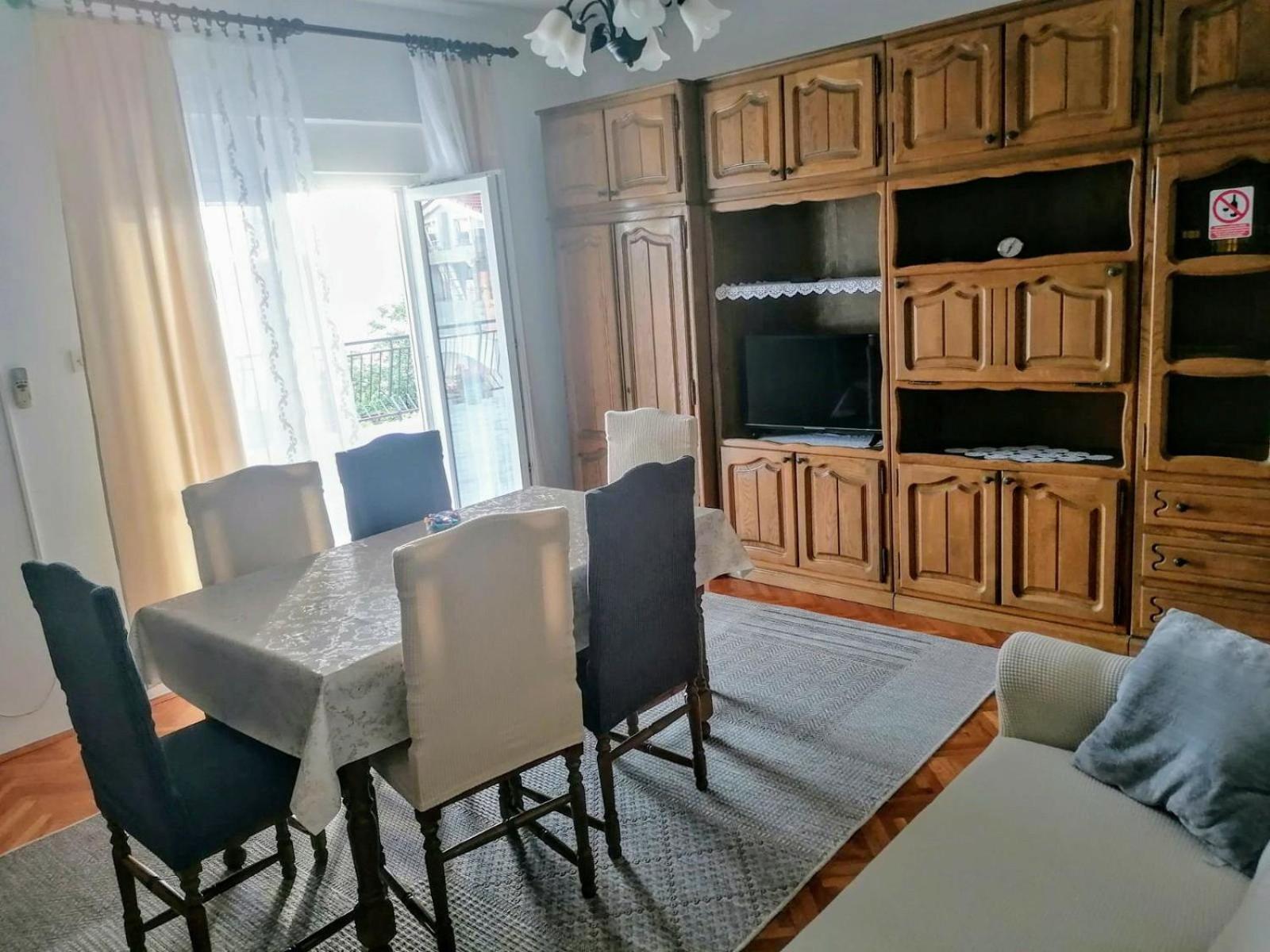 Apartman Tralje Сень Экстерьер фото