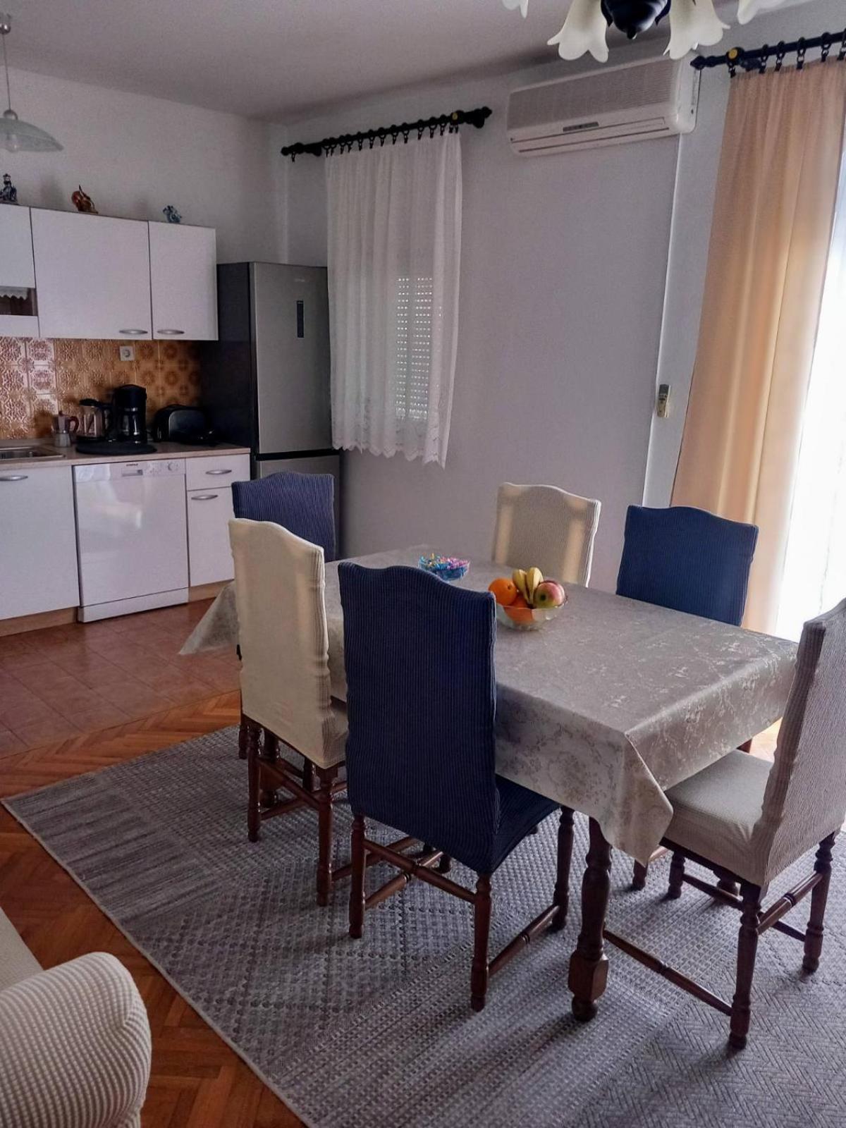 Apartman Tralje Сень Экстерьер фото