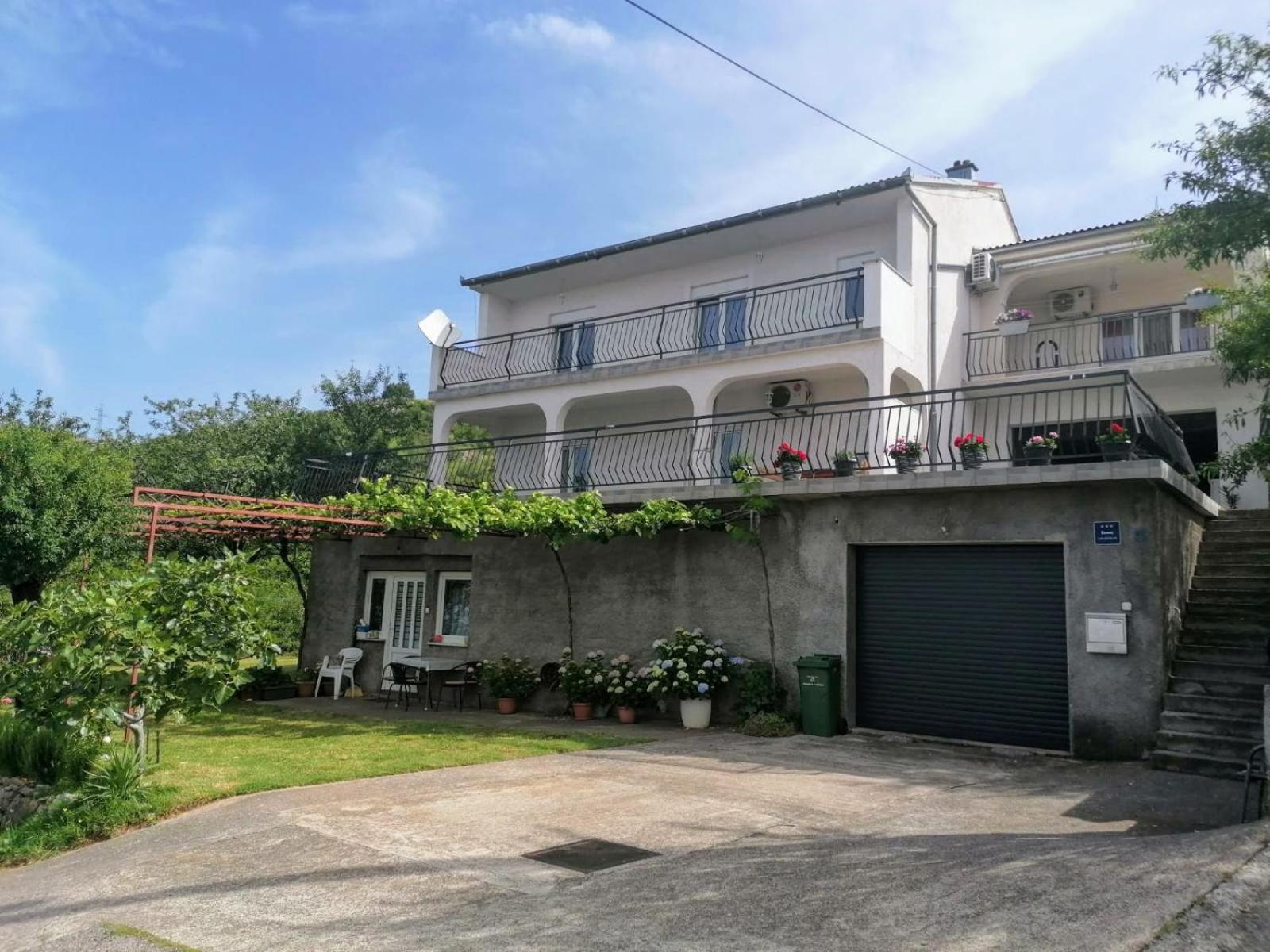Apartman Tralje Сень Экстерьер фото